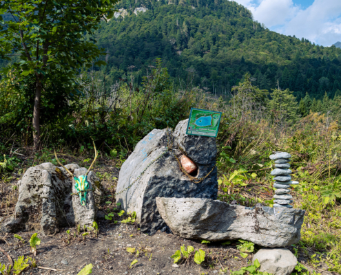 Cellonsee Rundweg mit Skulptur